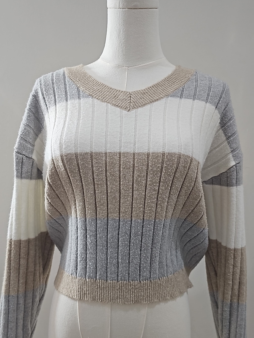 VIGOSS Colorblock Striped Ribbed Knit Sweater Beige White Gray Size M
